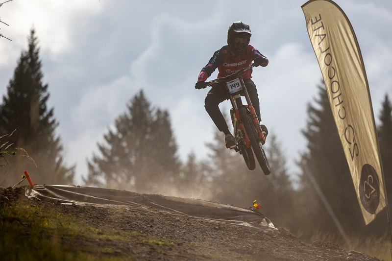 Internationale Downhill-Elite trifft sich am Weissensee