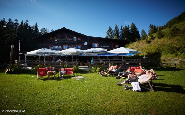 Bergstolz fragt nach: Bine H&ouml;ll / Spielberghaus Saalbach