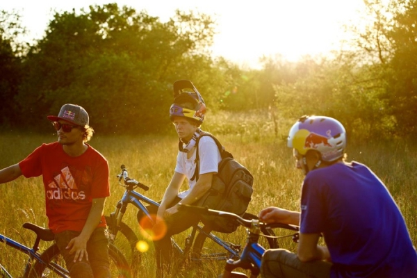 CANYON FACTORY FREERIDE TEAM