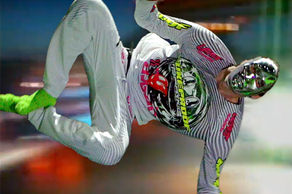 Leatt bringt Rave-Vibes in den Downhill-Weltcup