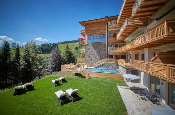 2 ÜN + HP im AlpenParks Hotel &amp; Apartment Sonnleiten Saalbach + Joker Card zu gewinnen!