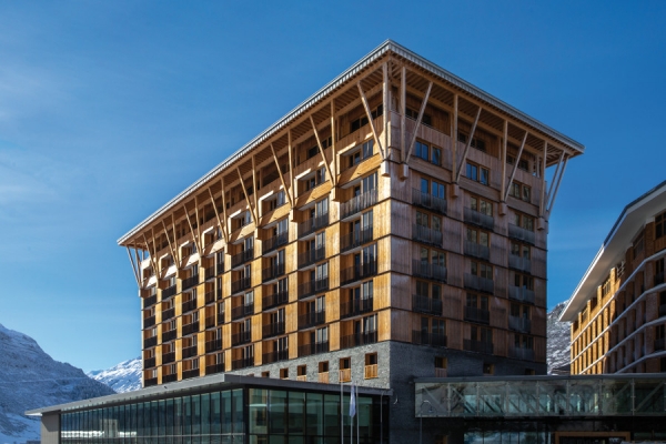 Hotel Package: Zwei Übernachtungen für zwei Personen inkl. HP und Skipässen im Radisson Blu Hotel Reussen, Andermatt